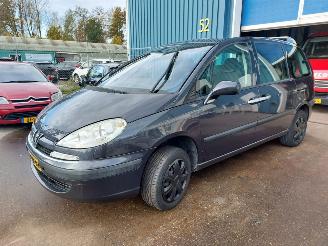 Vaurioauto  passenger cars Peugeot 807 2.0 16V 2005/7