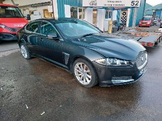 Jaguar XF 2.2 D Luxury picture 3