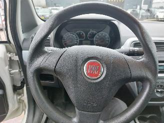 Fiat Punto Grande Punto (199) Hatchback 1.3 JTD Multijet 16V picture 11