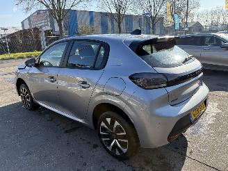 skadebil auto Peugeot 208 1.2 Hybrid 74KW Autom. E-DCS6 Active Clima Navi Led NAP 2024/11