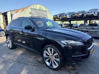 damaged passenger cars Jaguar F-Pace 2.0D 132KW Autom. Pano Clima Navi AWD Portfolio NAP 2017/1