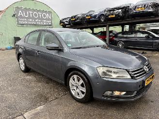 Schadeauto Volkswagen Passat 1.4 TSI 90KW Bleumotion Sedan Keyless 2011/9