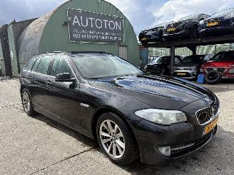 Voiture accidenté BMW 5-serie 520D 135KW Autom. Pano  Clima Navi Leer High Executive 2013/1
