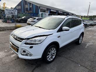 krockskadad bil auto Ford Kuga 1.5 110KW Titanium Plus Clima Navi Camera 2015/4