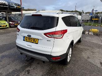 Voiture accidenté Ford Kuga 1.5 110KW Titanium Plus Clima Navi Camera 2015/4