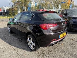 skadebil auto Alfa Romeo Giulietta 1.6 JTDM 77KW Clima Navi Led Xenon Distinctive NAP 2010/7