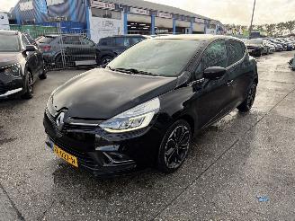 Voiture accidenté Renault Clio 0.0 TCE 66KW Clima Navi Led 5-drs 2017/4