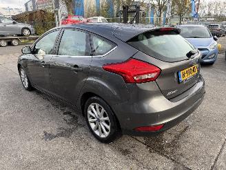 skadebil auto Ford Focus 1.0 92KW Clima Navi Camera Keyless Titanium 2016/4