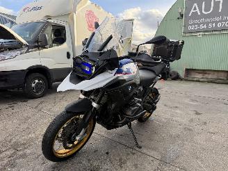 krockskadad bil motor BMW R 1250 GS 100KW All-Road Topkoffer 2019/1