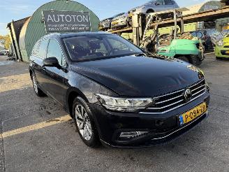 krockskadad bil auto Volkswagen Passat 1.5 TSI 110KW DSG Navi Clima Led Camera Virtual Cockpit Business NAP 2022/7
