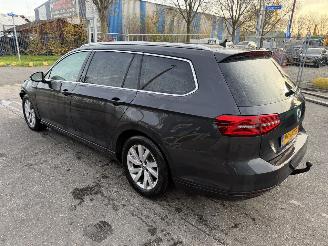 Volkswagen Passat 1.6 TDI 88KW DSG Clima Navi Comfortline picture 4