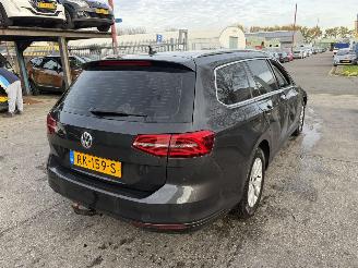 Volkswagen Passat 1.6 TDI 88KW DSG Clima Navi Comfortline picture 2