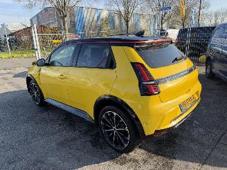 Coche accidentado Renault 5 52 kWh 110KW Comfort Range Iconic Cing Clima Navi 2025/4