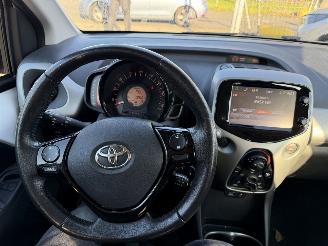 Toyota Aygo 1.0 VVT-I 51KW Airco Led X-Play 5-Drs picture 8