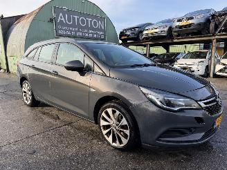 Coche accidentado Opel Astra 1.6 CDTI 81KW Clima Navi Led Xenon Business 2016/10