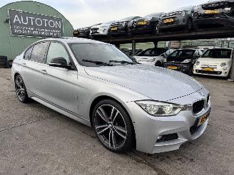 Schadeauto BMW 3-serie 330E Autom. Clima Navi Schuifdak HUD 360Camera High Executive NAP 2016/12