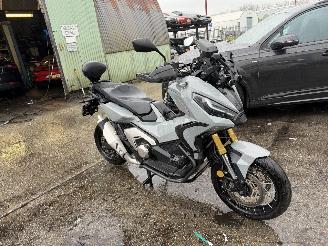 Vaurioauto  motor cycles Honda Overige 750 X-ADV 43KW Nardo Gray 2022/3