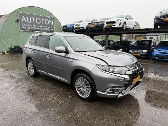 Avarii autoturisme Mitsubishi Outlander 2.4 PHEV 99KW Autom. Clima Navi Led Schuifdak Intense+ NAP 2020/11