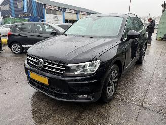 damaged passenger cars Volkswagen Tiguan 1.4 TSI 92KW Clima Navi Camera Vitrual Dash Business R 2017/9