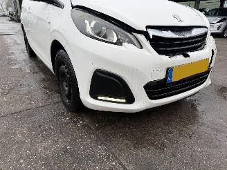 Peugeot 108 1.0 E-VTI 50KW Airco Led 5-Drs Active picture 16