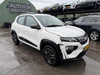 skadebil auto Dacia Spring 27 kWh Clima Navi Camera Leer Expression  NAP 2023/4
