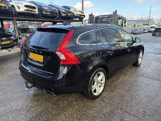 Volvo V-60 2.4 D6 AWD PHEV Autom. Clima Navi Schuifdak Summum Camera picture 2