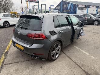 Coche accidentado Volkswagen Golf 1.5 TSI 110KW DSG Clima Navi Virtual Cockpït 2018/3