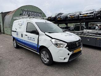 damaged commercial vehicles Dacia Dokker 1.5 DCI 66KW Navi Airco Solid Imperiaal NAP 2020/2