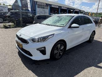 Unfallwagen Kia Ceed  2019/6