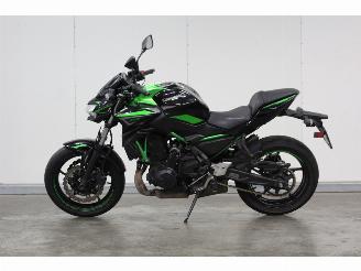 skadebil motor Kawasaki Z 650 rijdbare schade 2022/8