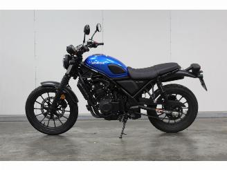 krockskadad bil motor Honda  CL 500 ABS 2.750 km 2025