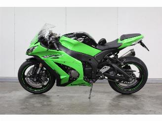 krockskadad bil vrachtwagen Kawasaki FH 500 Ninja ZX-10R ABS 2011/2