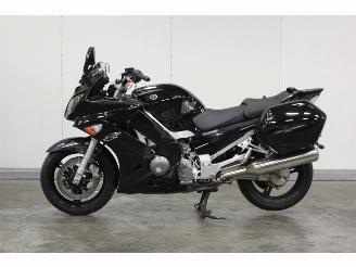 krockskadad bil vrachtwagen Yamaha FJR 1300 2010/1