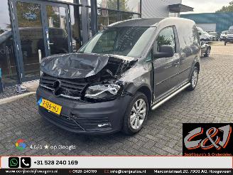 krockskadad bil auto Volkswagen Caddy  2017/7