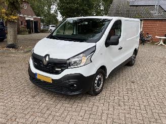krockskadad bil motor Renault Trafic LUXE BUS 2018/8