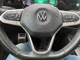 Volkswagen Golf 1.5 TSI R-LINE picture 11