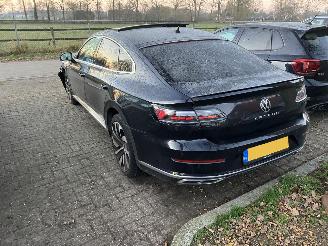 skadebil auto Volkswagen Arteon 2.0 TSI R LINE 2022/2