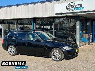 Vaurioauto  passenger cars BMW 3-serie 325xi 218PK High Exe 4X4 Leer Automaat Open-Dak Keylss Navigatie 2006/2