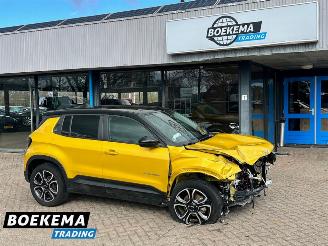 krockskadad bil auto Jeep Avenger Summit 54 kWh Carplay Navigatie Camera LED Keyless ACC 2024/3