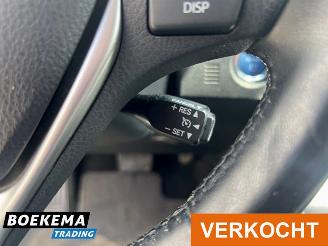 Toyota Auris 1.8 Hybrid Executive Navigatie Climate Cruise PDC picture 25