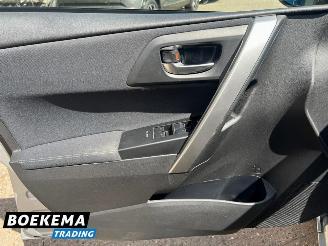 Toyota Auris 1.8 Hybrid Executive Navigatie Climate Cruise PDC picture 22