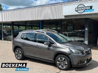 Vaurioauto  passenger cars Peugeot 2008 1.2 PT Allure Navigatie Stoelverw. Climate Cruise 2017/7