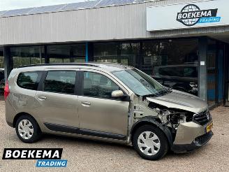 krockskadad bil auto Dacia Lodgy 1.2 TCe Lauréate Navi Airco Cruise Orig NL+NAP 2013/5