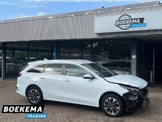 krockskadad bil bedrijf Kia Ceed 1.6 GDI PHEV Aut Led Keyless Virtual Navi Climate Cruise 2023/11