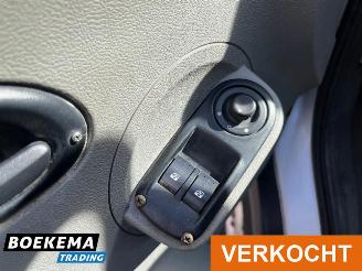 Renault Master T35 2.5 DCI DC 7-Persoons Open-Laadbak picture 14