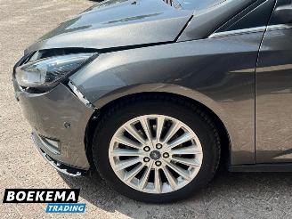 Ford Focus Wagon 1.5 TDCI Titanium Navigatie Climate Cruise PDC Trekh. picture 9