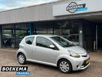 skadebil auto Toyota Aygo 1.0 VVT-i Comfort Airco 2012/6