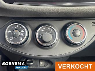 Toyota Yaris 1.3 VVT-i Navigatie Cruise Airco Camera Trekh. picture 28