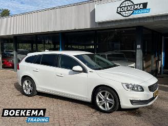 skadebil auto Volvo V-60 2.4 D5 Twin Engine AWD Plug in Hybrid Navi Climate Cruise 2016/12