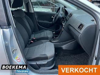 Volkswagen Polo 1.4-16V Highline 5-Deurs Navi Airco picture 19